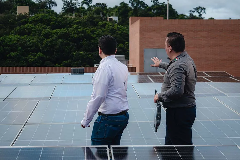 como-es-la-instalacion-de-placas-fotovoltaicas - APsystems LATAM